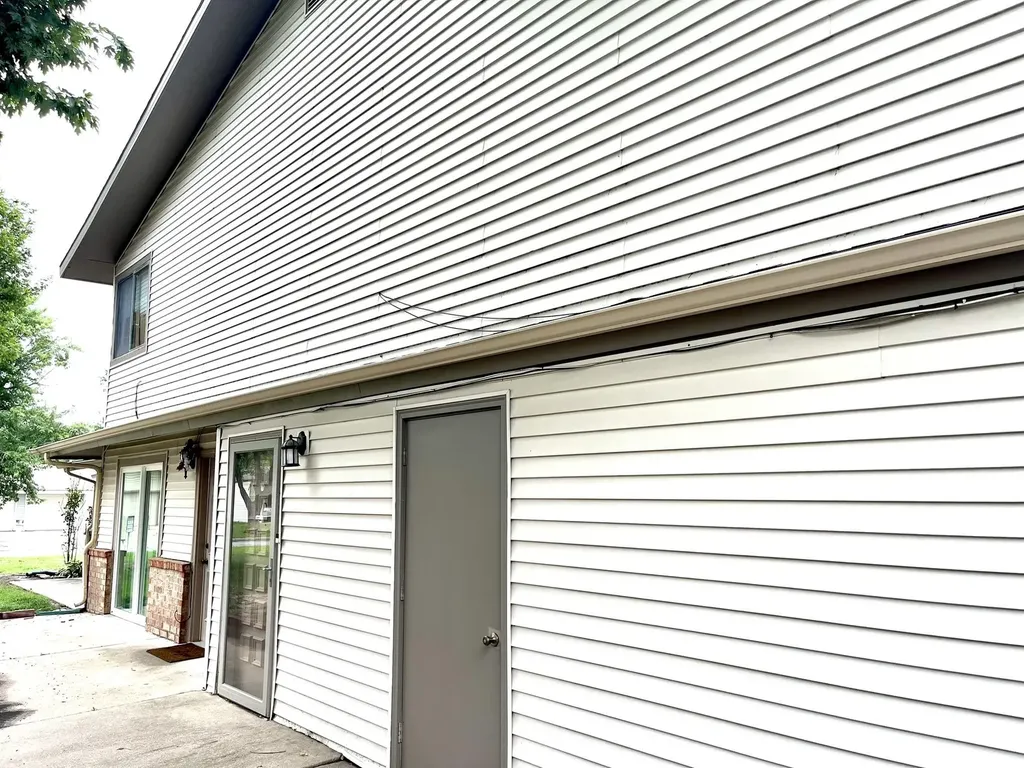 523 S Paula Wichita KS 67209