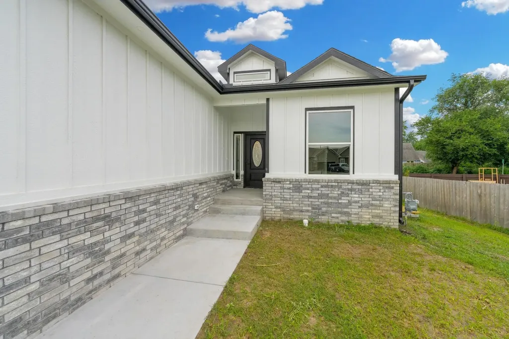 443 E Karla Haysville KS 67060