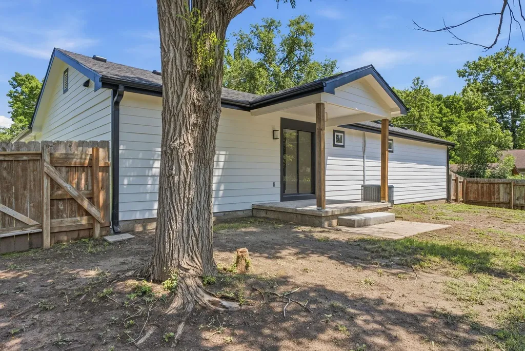 2101 S Bluff Wichita KS 67218