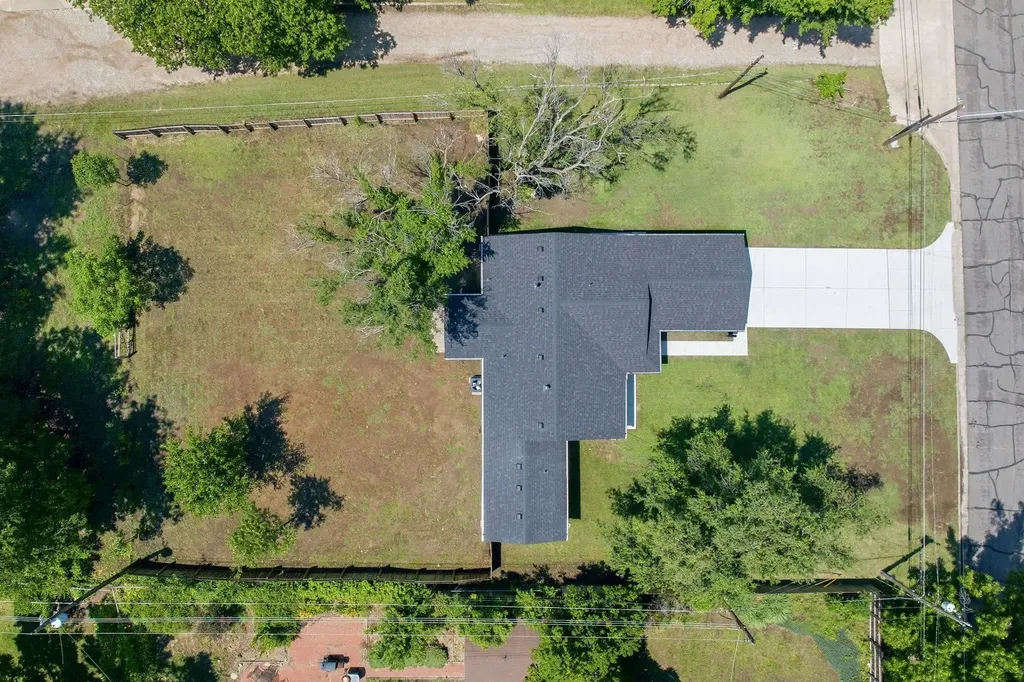 2101 S Bluff Wichita KS 67218