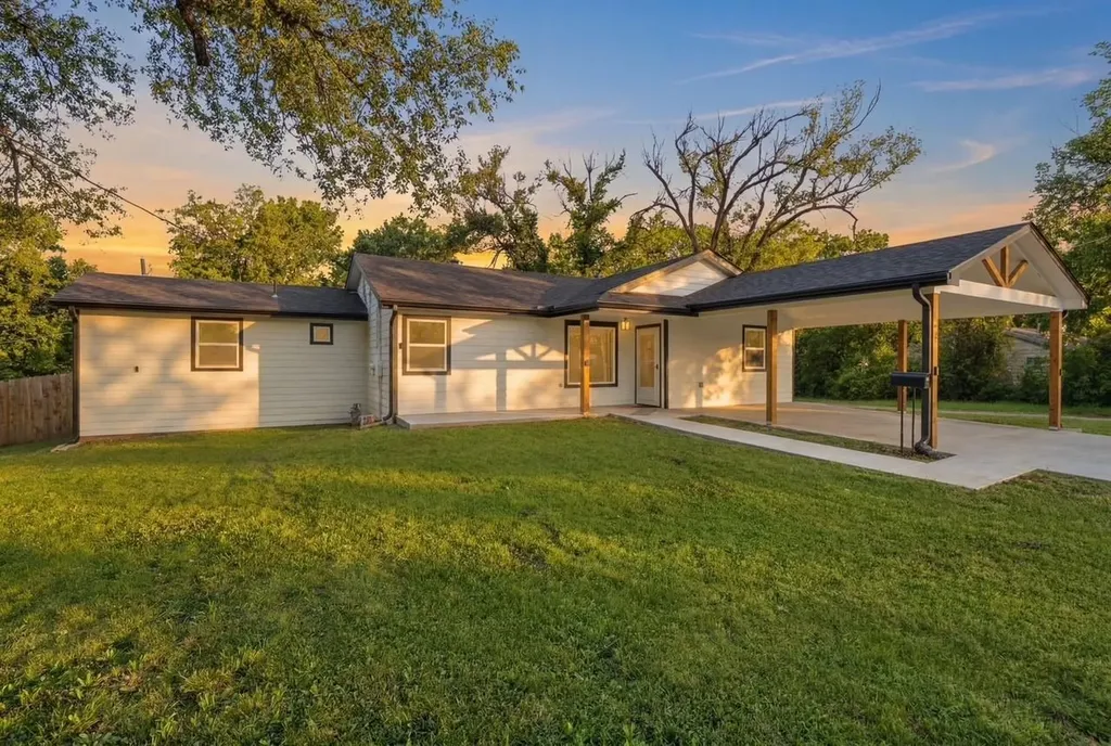 2101 S Bluff Wichita KS 67218