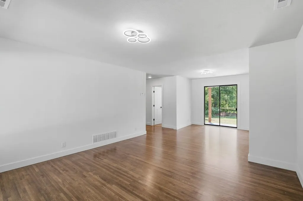 2101 S Bluff Wichita KS 67218