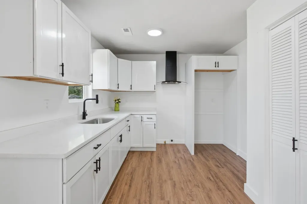 2101 S Bluff Wichita KS 67218
