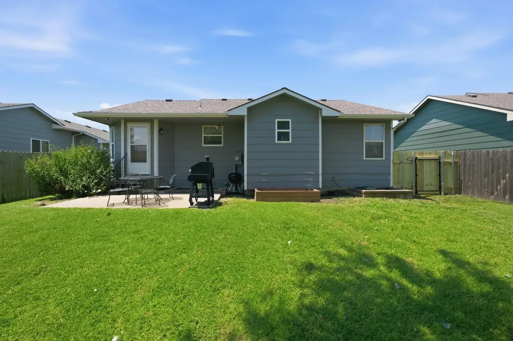 2238 S Milstead Street Wichita KS 67209-3607