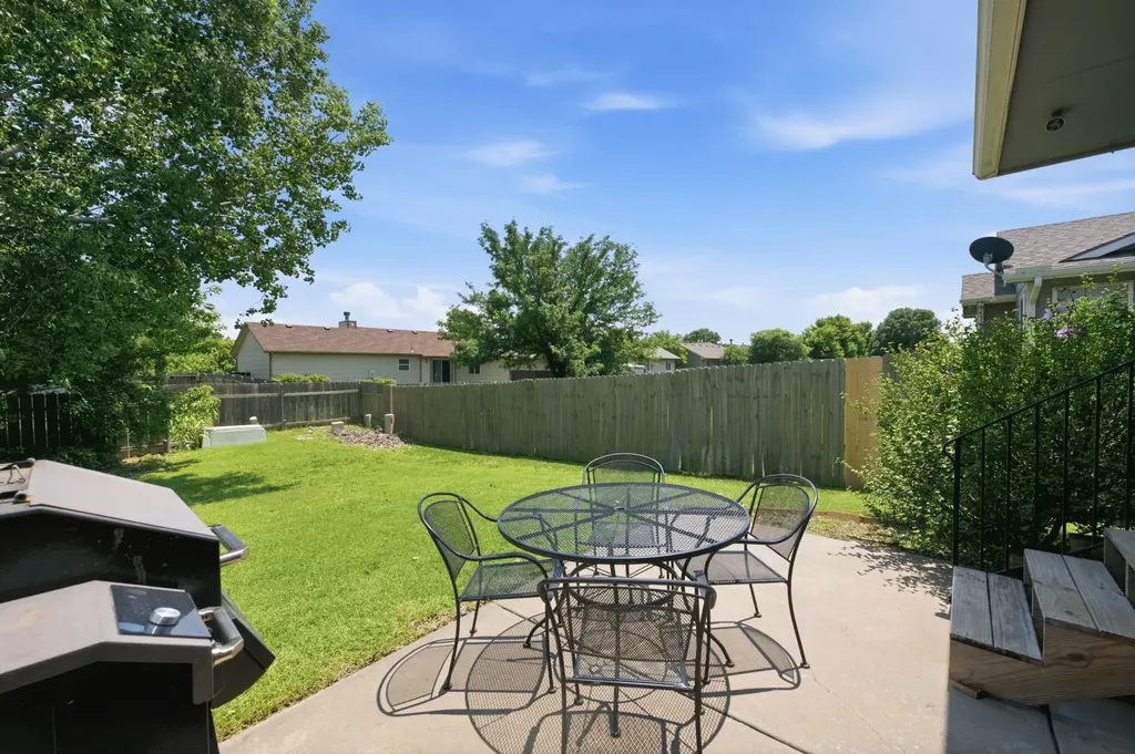 2238 S Milstead Street Wichita KS 67209-3607