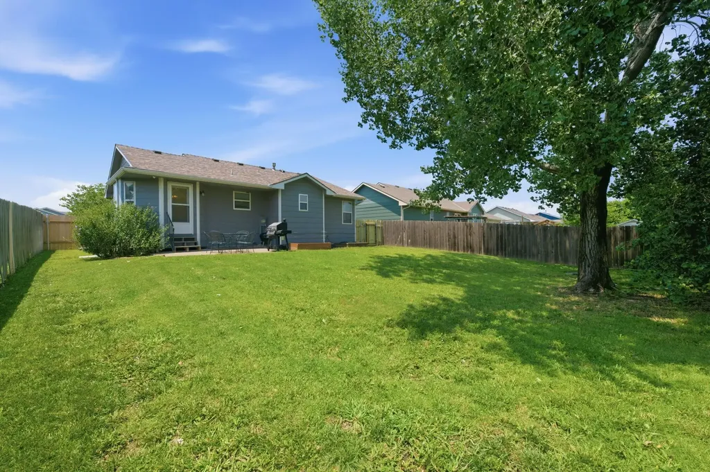 2238 S Milstead Street Wichita KS 67209-3607