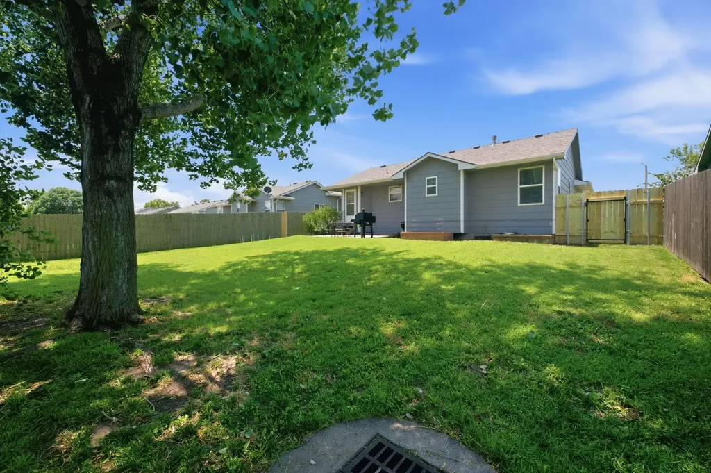2238 S Milstead Street Wichita KS 67209-3607