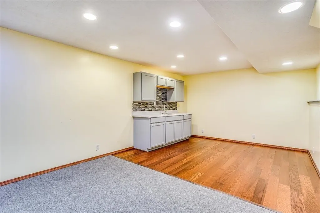 2421 S Cypress Wichita KS 67210