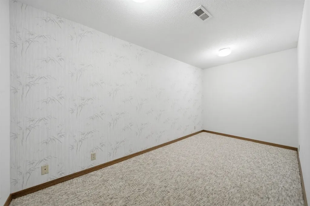 2504 N Meadow Grove Circle Wichita KS 67205