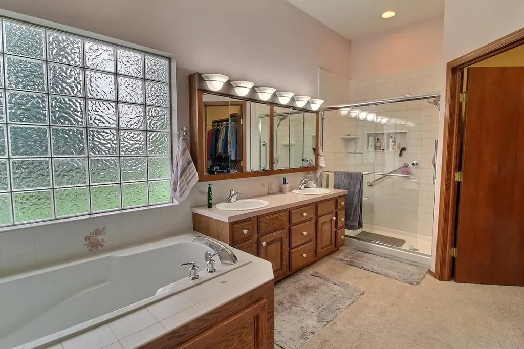 241 S Maple Dunes Court Wichita KS 67235