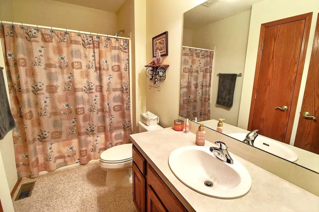 241 S Maple Dunes Court Wichita KS 67235