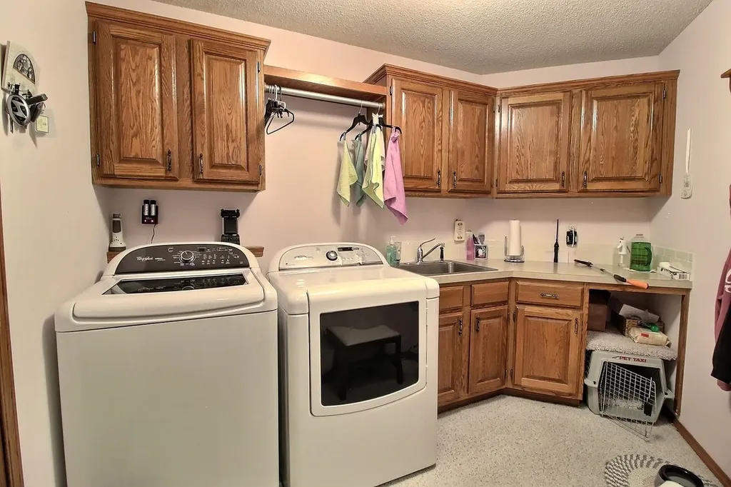 241 S Maple Dunes Court Wichita KS 67235