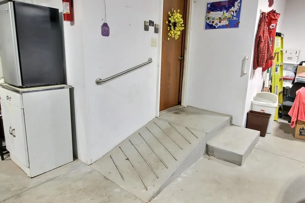 241 S Maple Dunes Court Wichita KS 67235