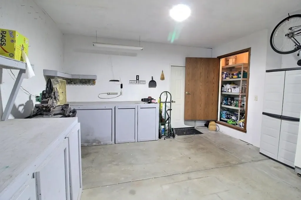 241 S Maple Dunes Court Wichita KS 67235