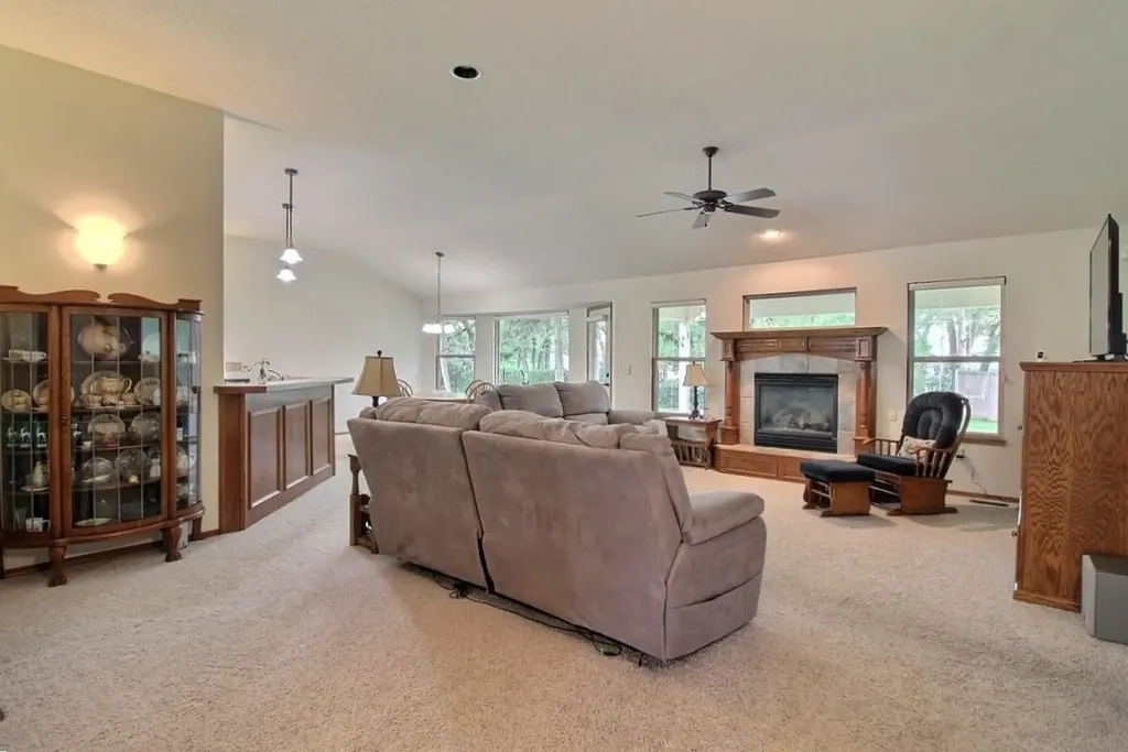 241 S Maple Dunes Court Wichita KS 67235