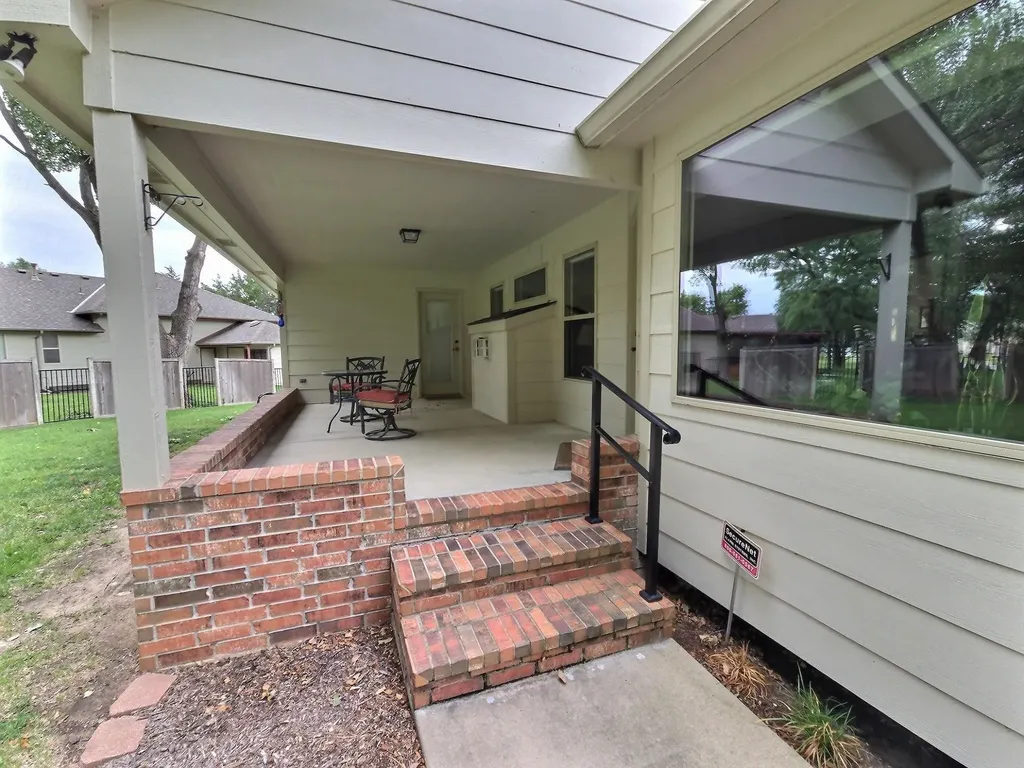 241 S Maple Dunes Court Wichita KS 67235