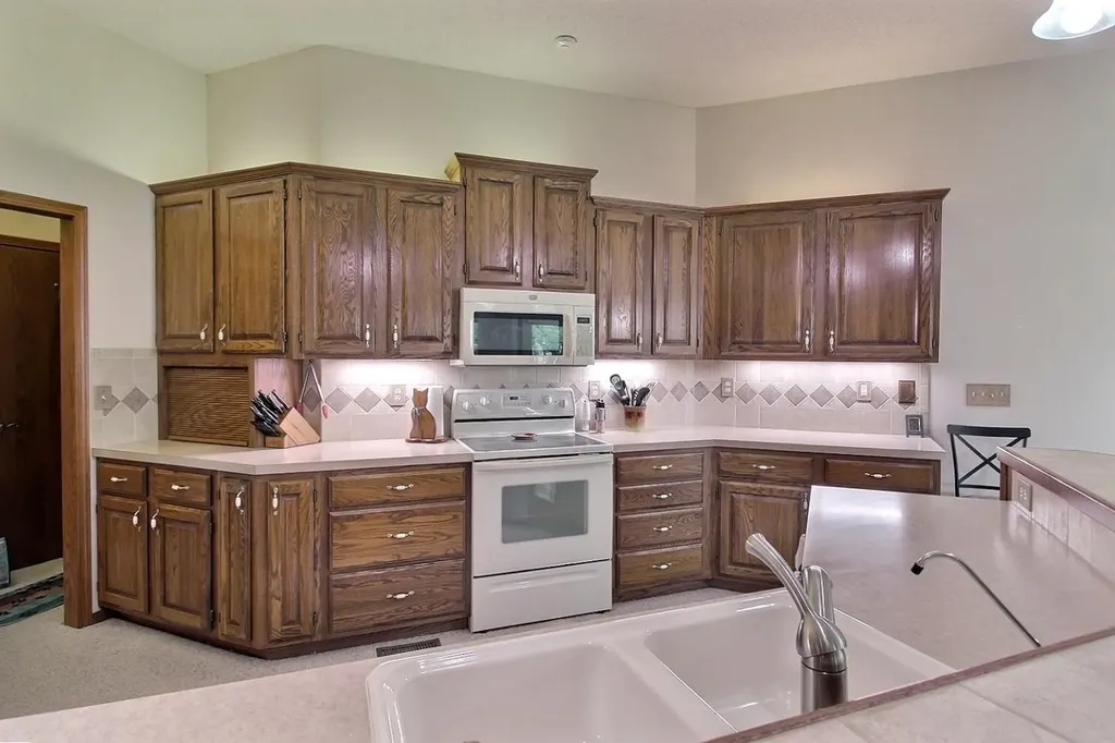 241 S Maple Dunes Court Wichita KS 67235