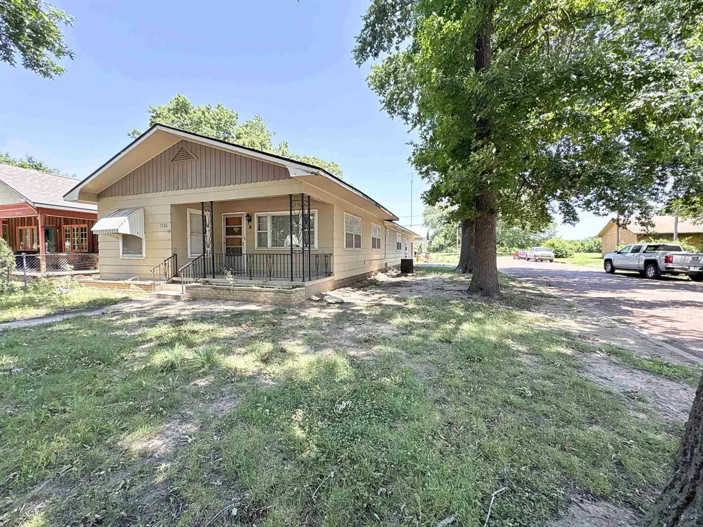 1326 S C Street Arkansas City KS 67005