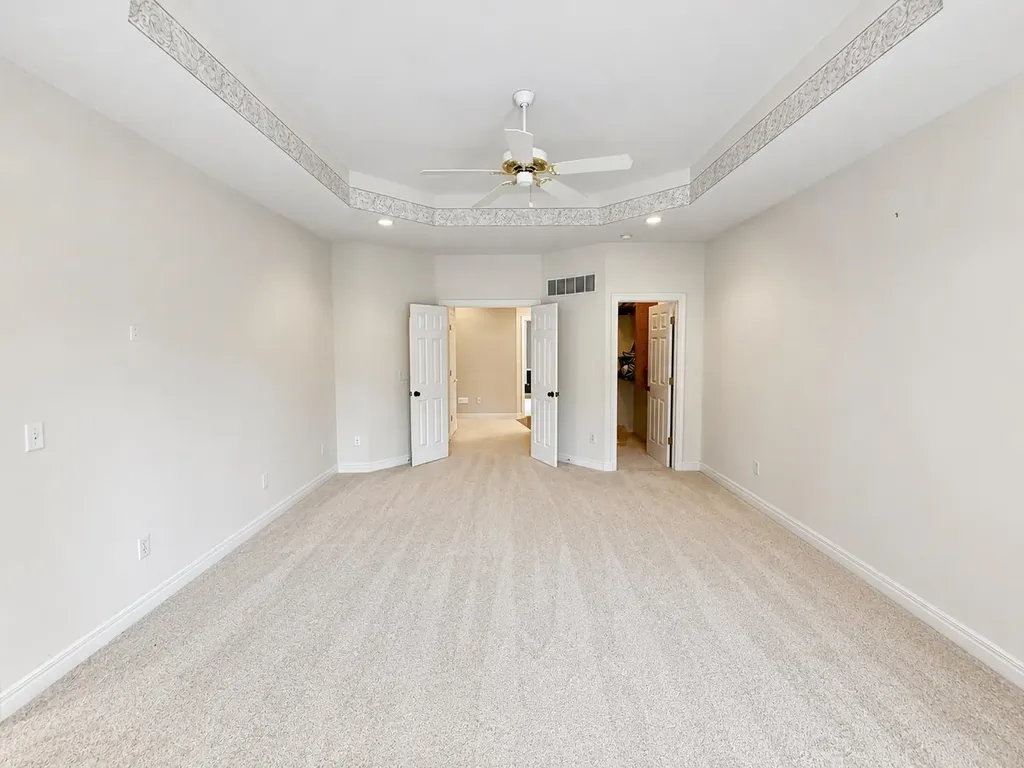 2534 Briarwood Hutchinson KS 67502
