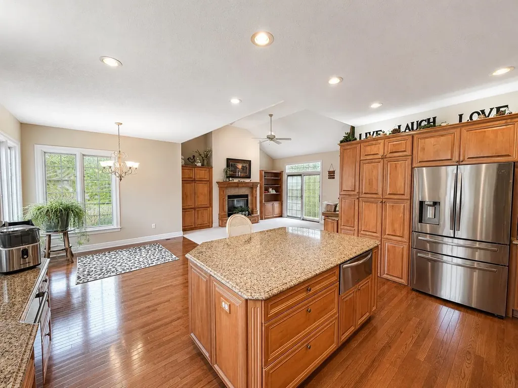 2534 Briarwood Hutchinson KS 67502