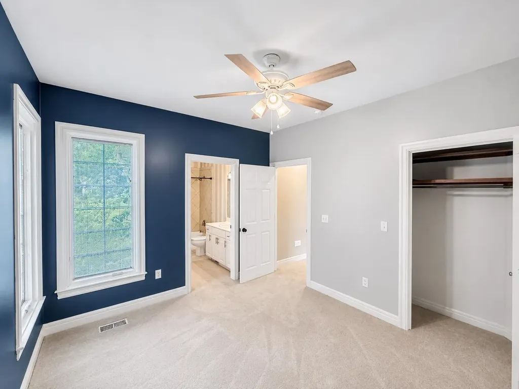 2534 Briarwood Hutchinson KS 67502