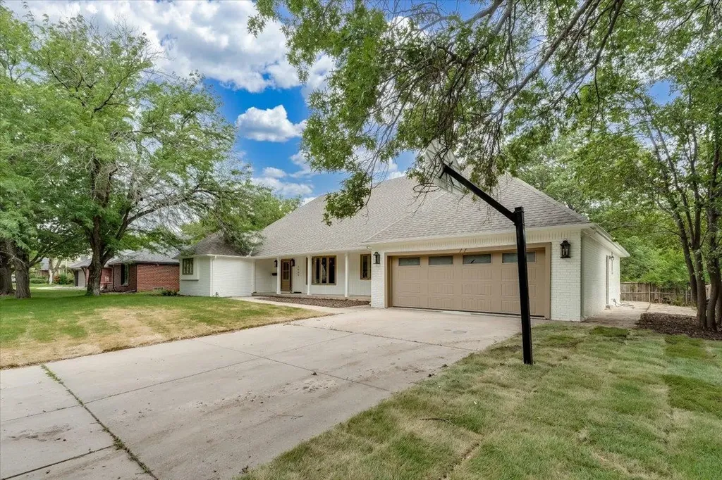 7966 E Dublin Court Wichita KS 67206