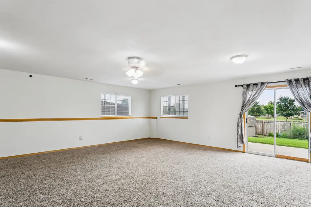 1925 E Sunset Court Goddard KS 67052
