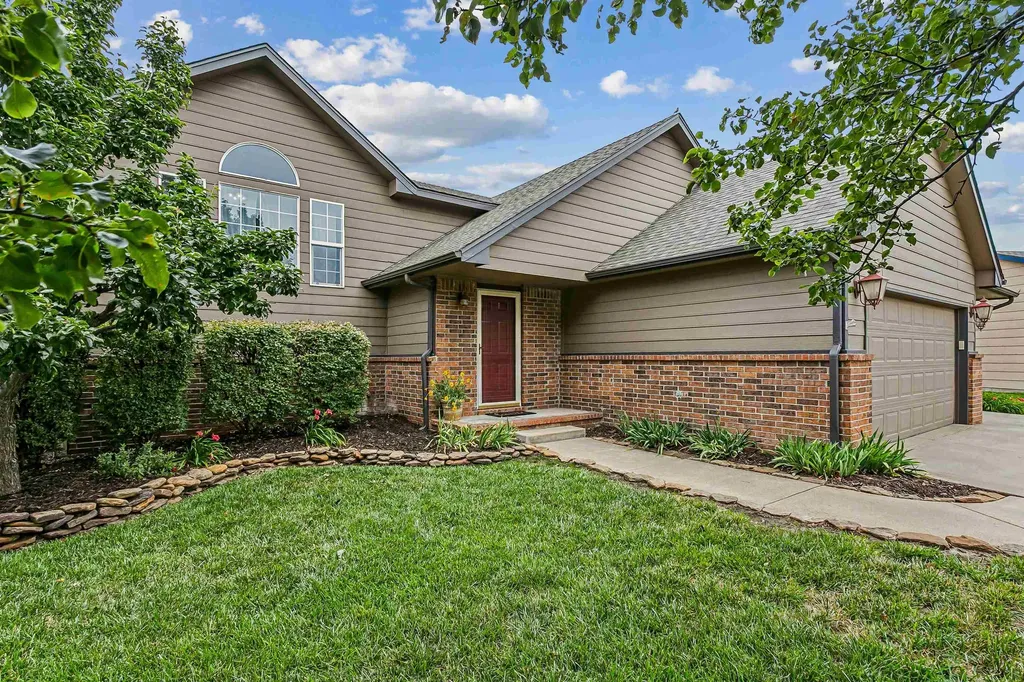 1925 E Sunset Court Goddard KS 67052