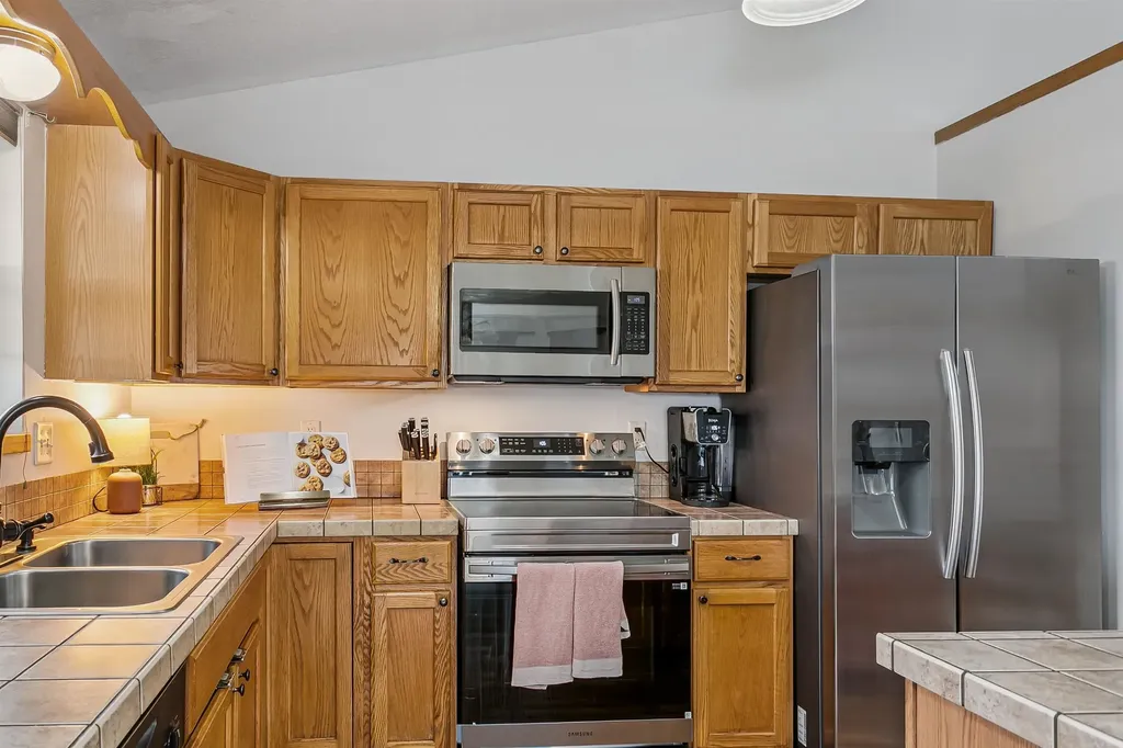 1925 E Sunset Court Goddard KS 67052
