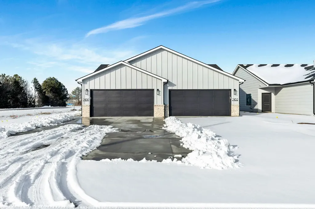 2108-2110 E Plaza Court Haysville KS 67060