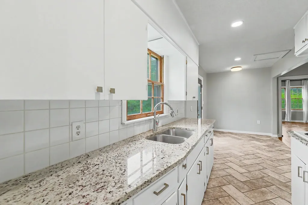 22 E Sequoia Wichita KS 67206