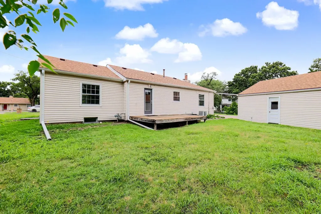 22 E Sequoia Wichita KS 67206