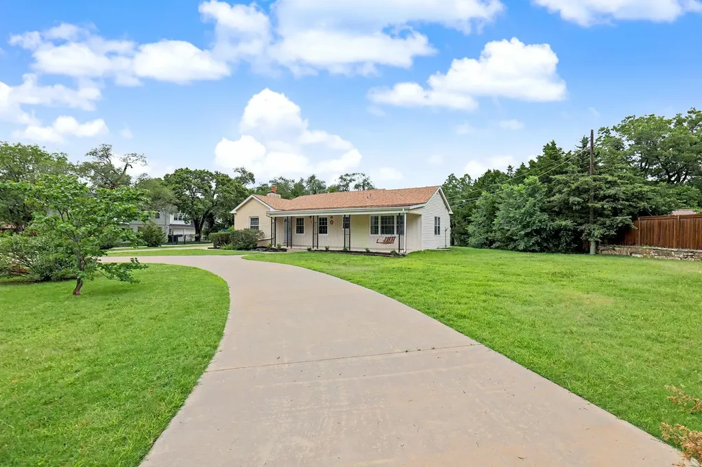 22 E Sequoia Wichita KS 67206