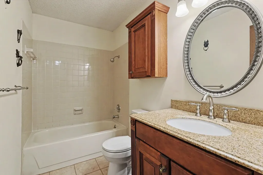 8608 E Mount Vernon Wichita KS 67207