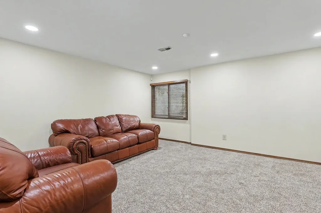 8608 E Mount Vernon Wichita KS 67207