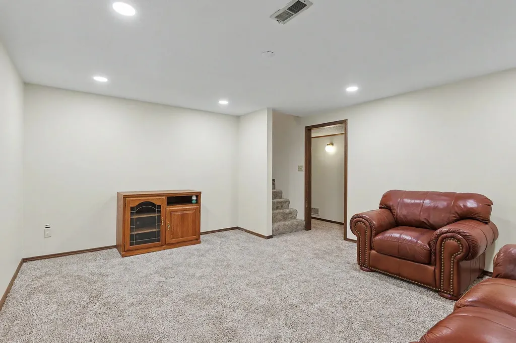 8608 E Mount Vernon Wichita KS 67207