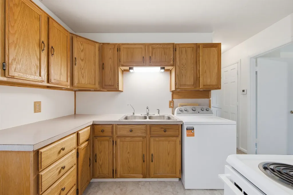 6654 N Longmont Street Park City KS 67219