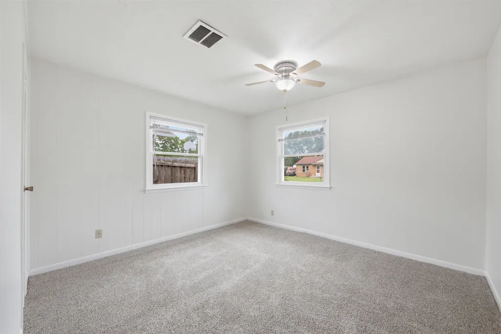 6654 N Longmont Street Park City KS 67219