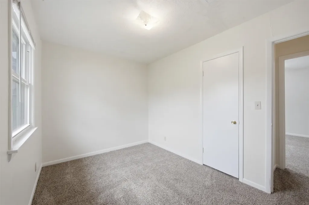 6654 N Longmont Street Park City KS 67219