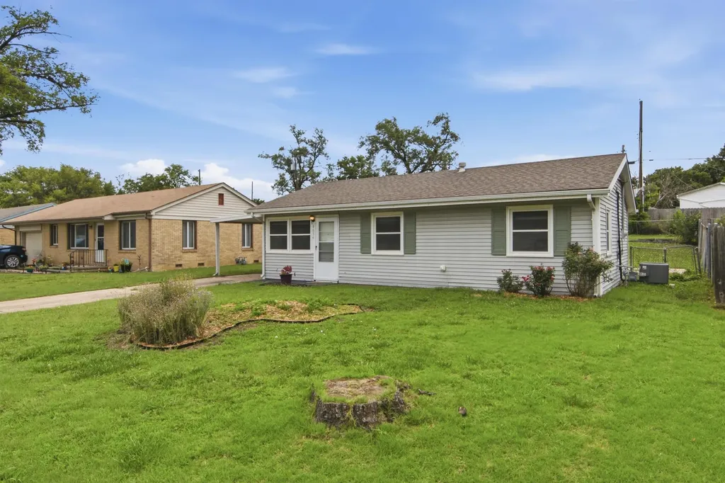 6654 N Longmont Street Park City KS 67219