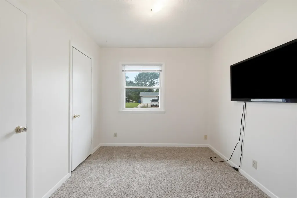 6654 N Longmont Street Park City KS 67219