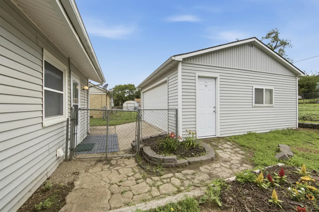 6654 N Longmont Street Park City KS 67219