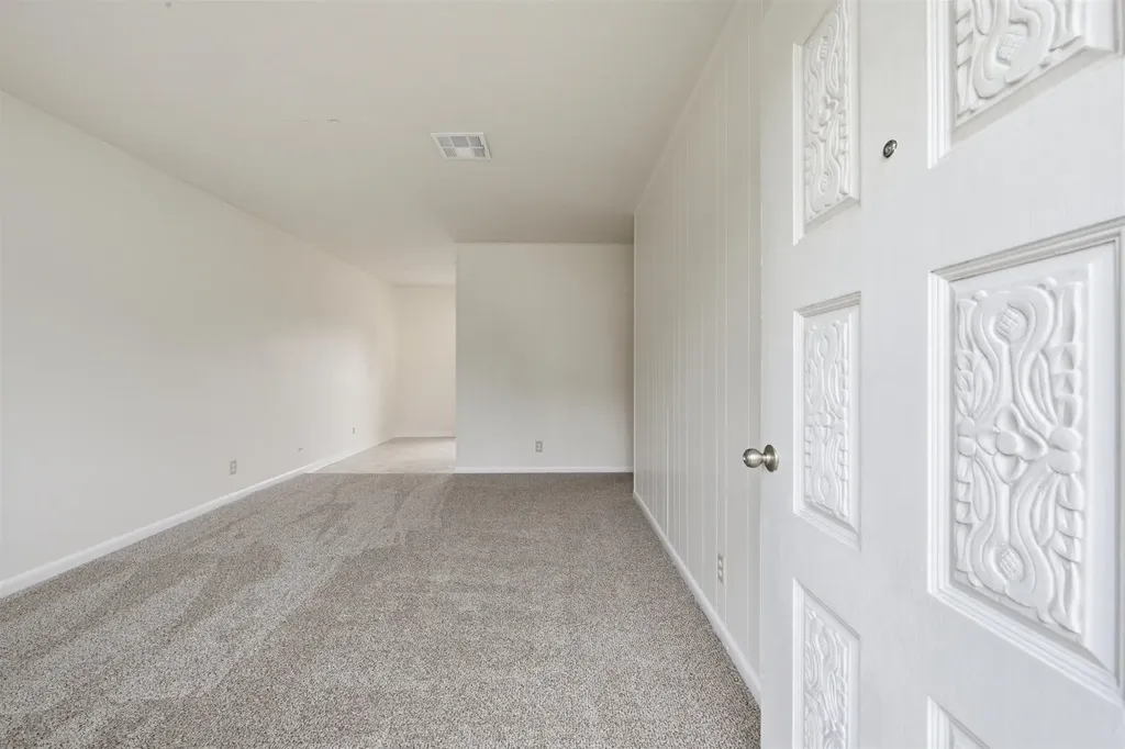 6654 N Longmont Street Park City KS 67219