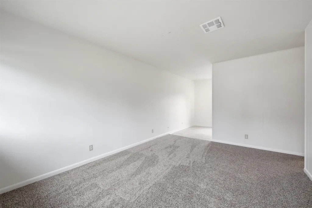 6654 N Longmont Street Park City KS 67219