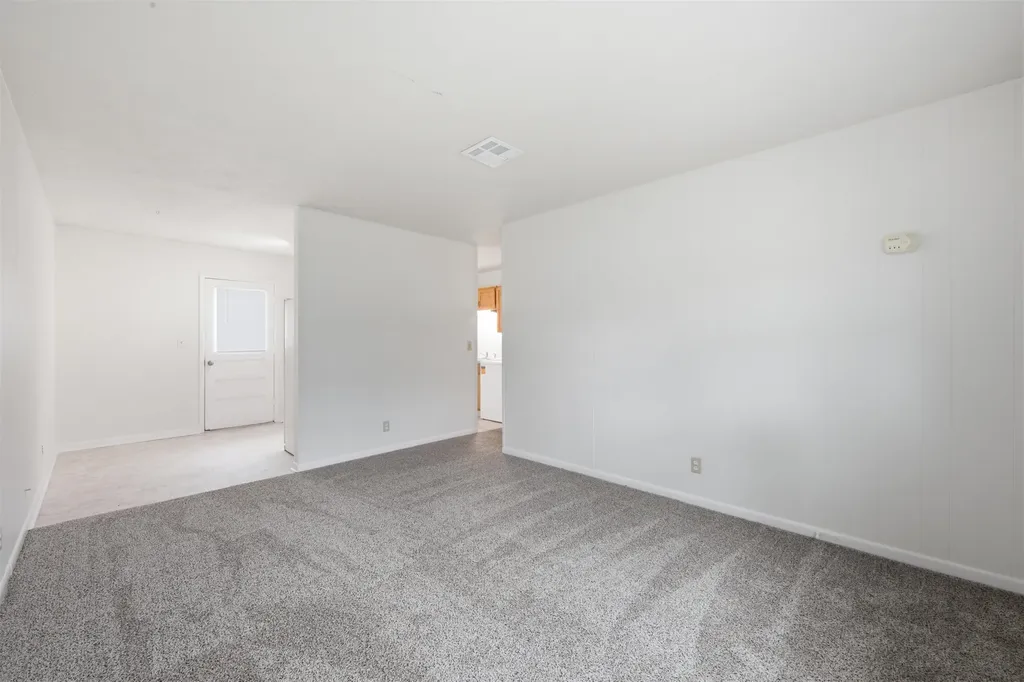 6654 N Longmont Street Park City KS 67219