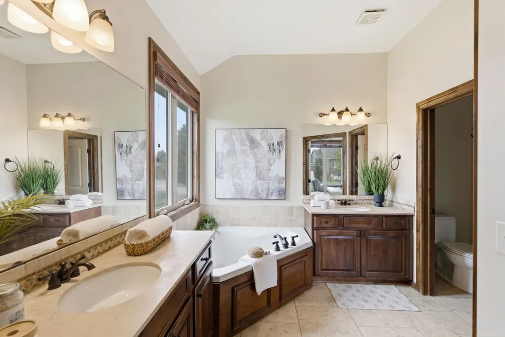2249 N Stonegate Andover KS 67002