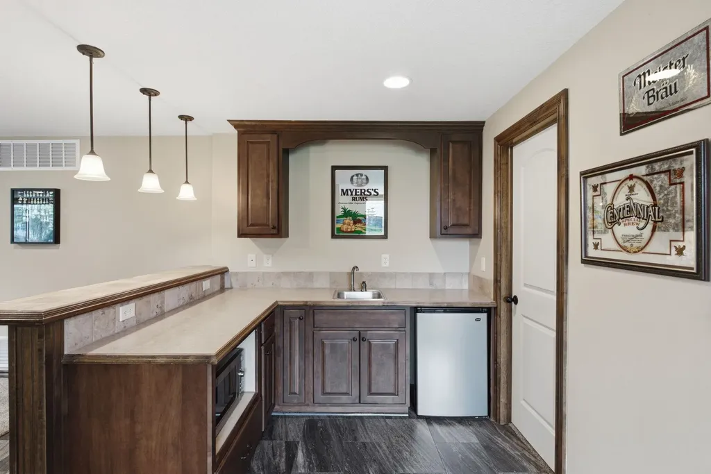 2249 N Stonegate Andover KS 67002
