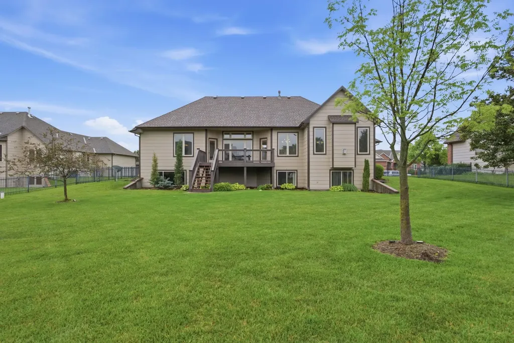 2249 N Stonegate Andover KS 67002
