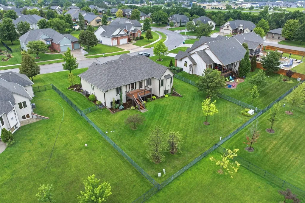 2249 N Stonegate Andover KS 67002