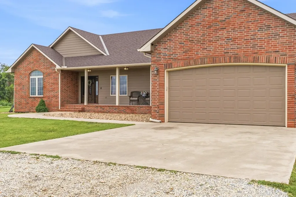 962 W 120th Avenue N Conway Springs KS 67031-8046